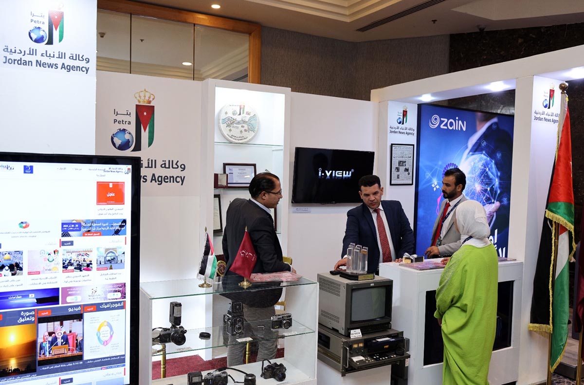 جانب من معرض وكالة الأنباء الأردنية بترا على هامش منتدى الأعلام والاتصال الرقمي-تصوير :شادي النسور