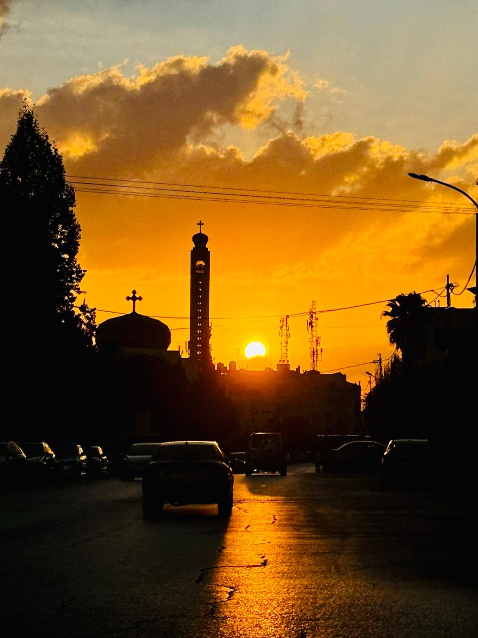 لحظات غروب الشمس في عمان ..تصوير رانا النمرات